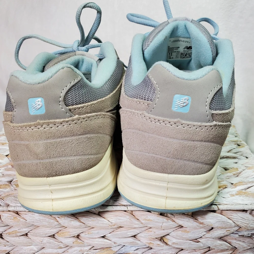 New Balance‎ Gray Blue Suede Comfort  Sneakers Size 9.5 Activewear Athleisure